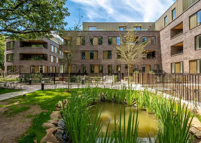 Trendy And Eccentric Flat In Hackney