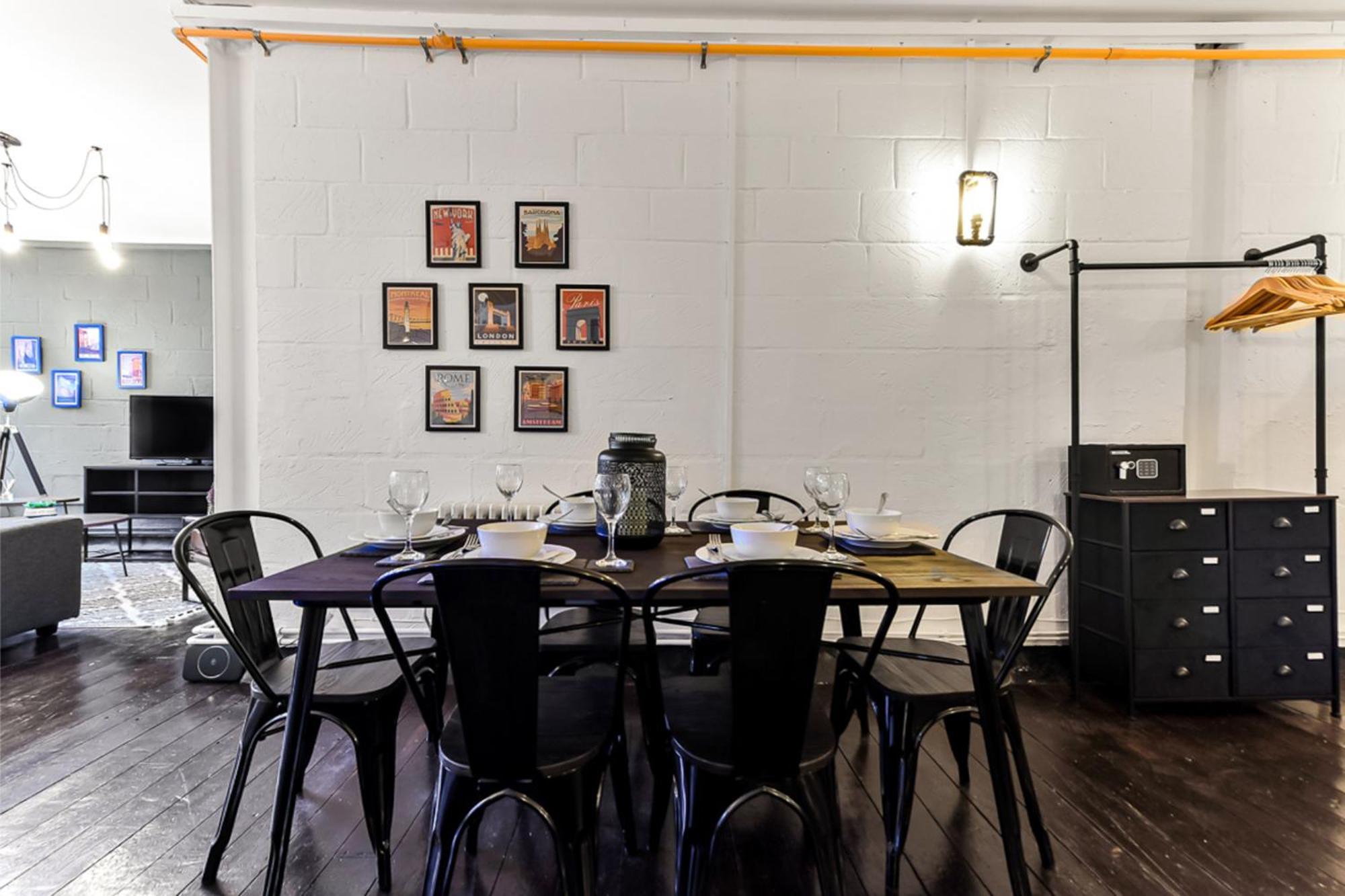 Trendy And Eccentric Flat In Hackney London
