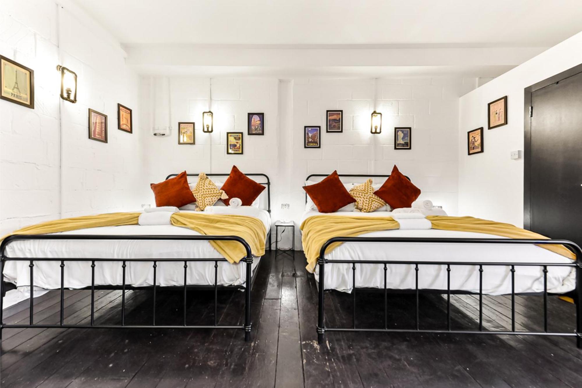 Trendy And Eccentric Flat In Hackney *