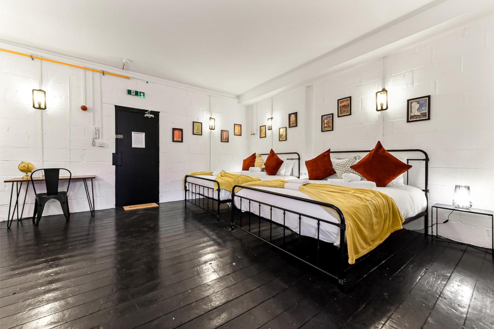 Trendy And Eccentric Flat In Hackney Apartment London