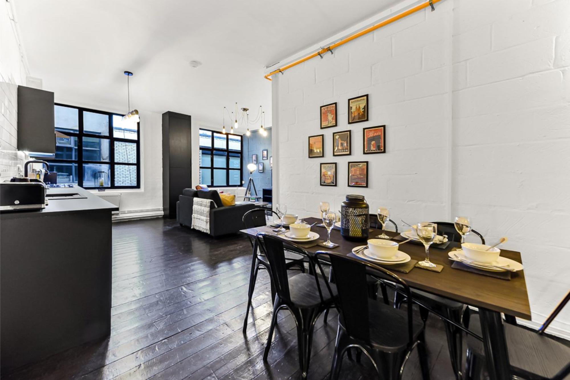 Trendy And Eccentric Flat In Hackney